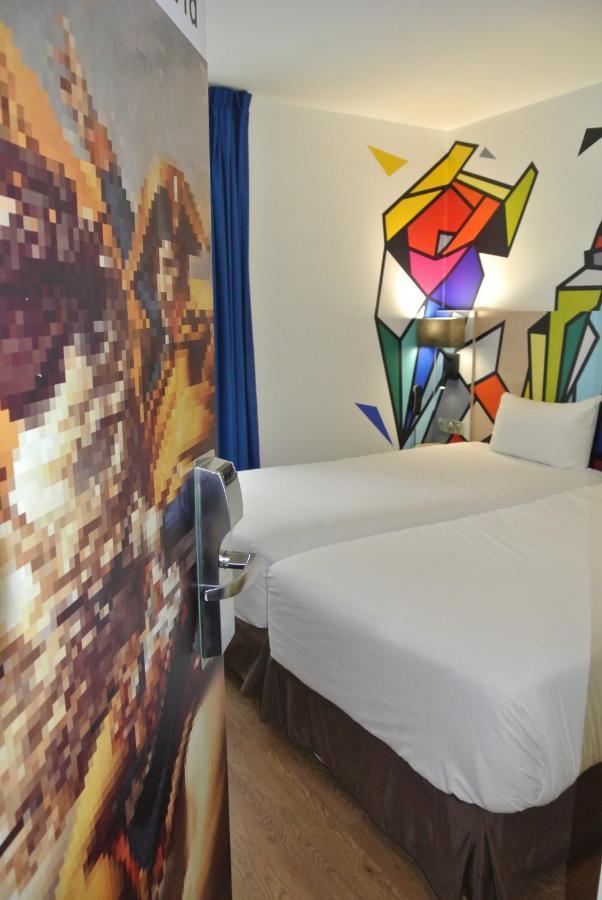 Dos habitaciones adyacentes