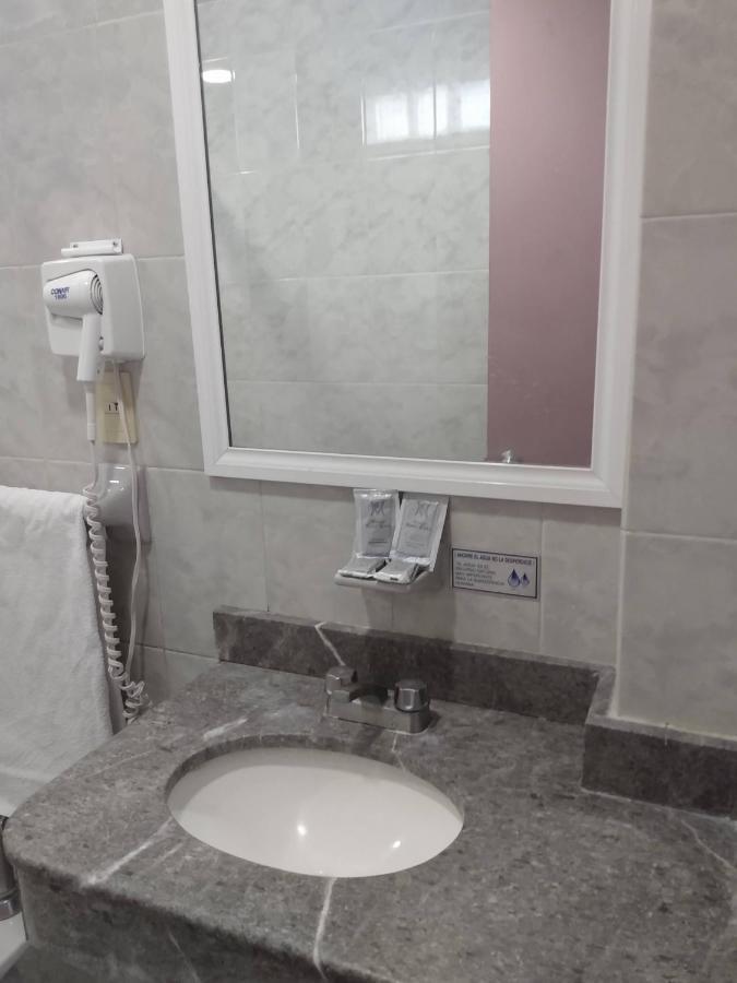 Suite with Spa Bath,806857725:JPEG