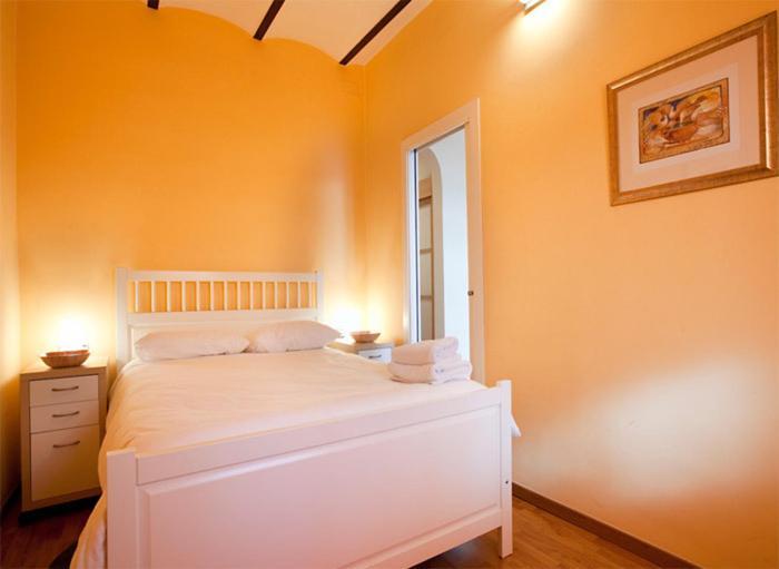 Apartamento de 2 dormitorios con balcón - Calle Tamarit 83