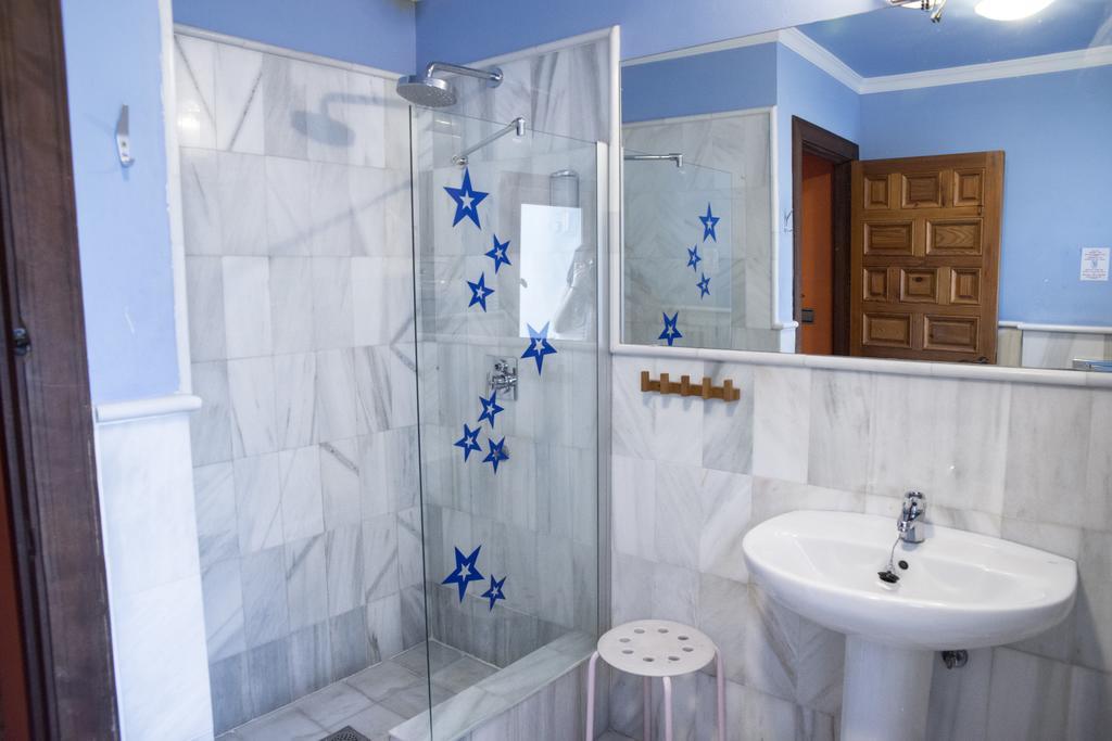 Family Room Bathroom,1627209915:JPEG