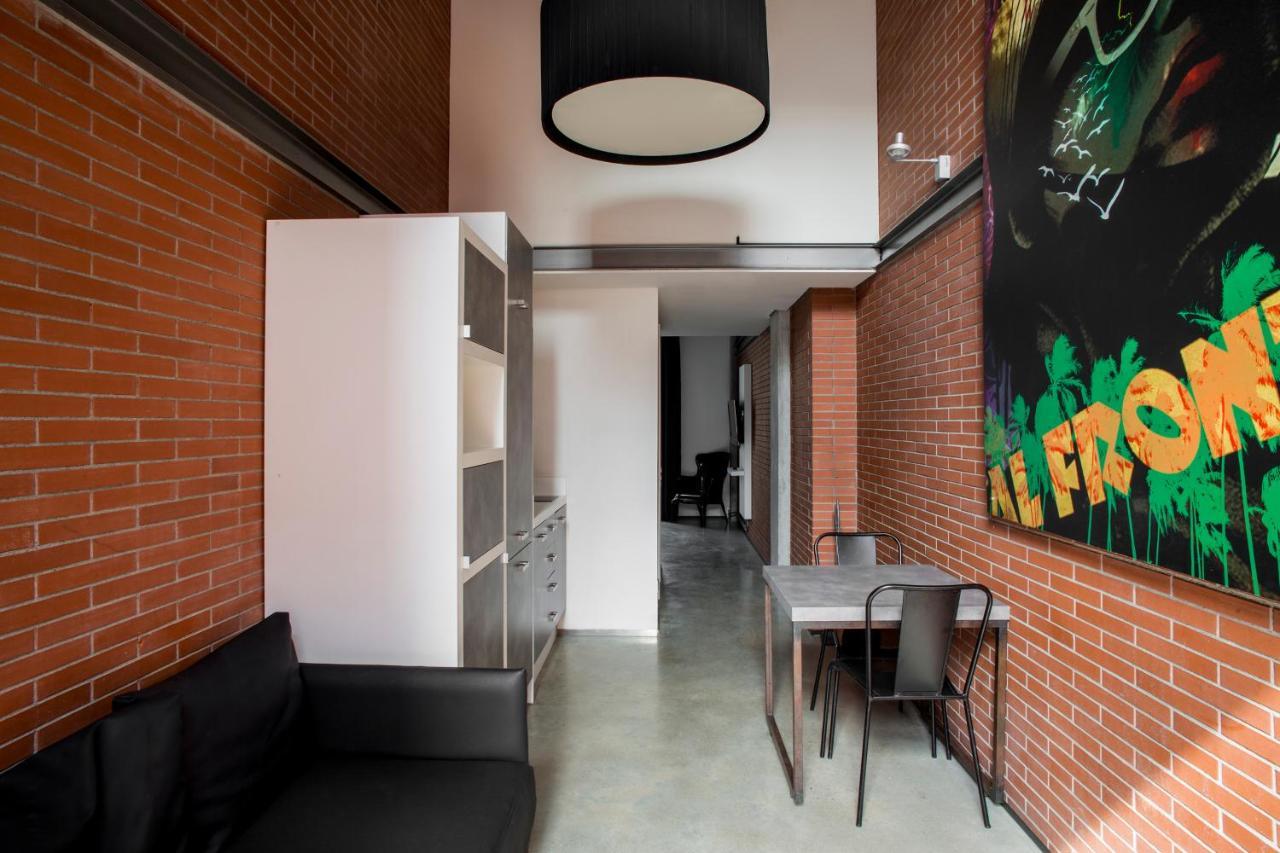 Estudio Executive (2-4 adultos)