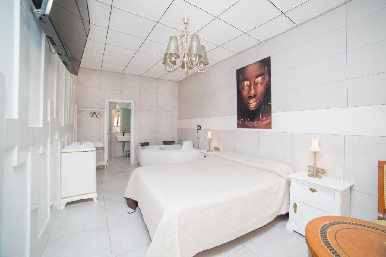 Queen Suite Spa Bath