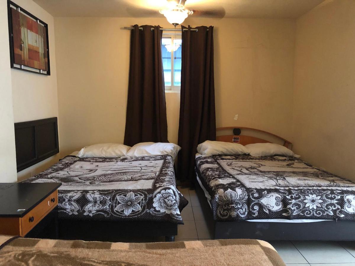 Family Room,1150774550:JPEG
