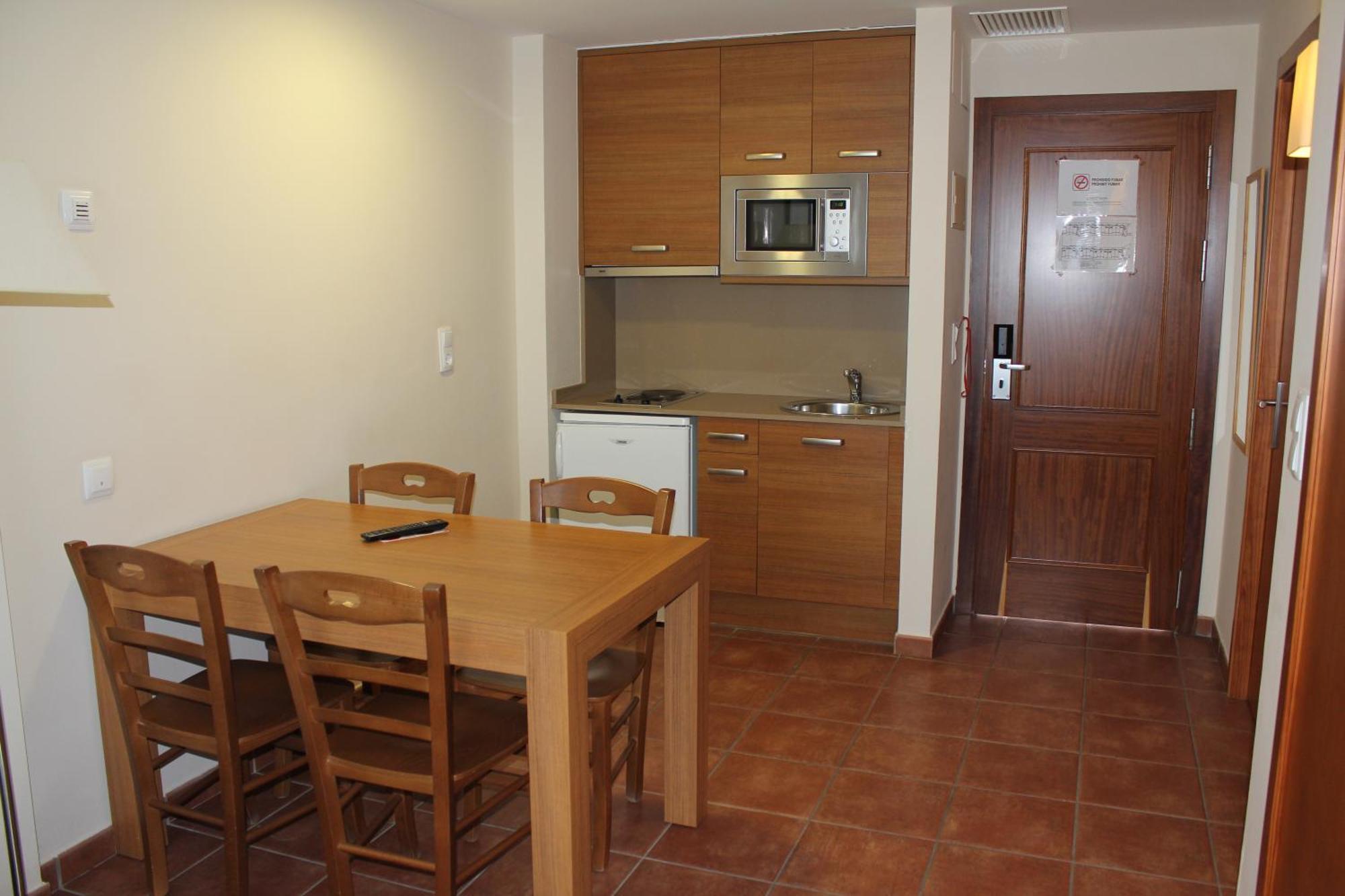 One-Bedroom Apartment (2 Adults + 1 Child),257374741:JPEG