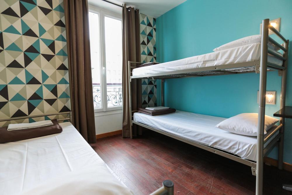 Bed 4-Bed Female Dormitory Room,1263325153:JPEG