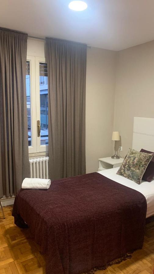 Single Room with Private Bathroom,1357207505:JPEG