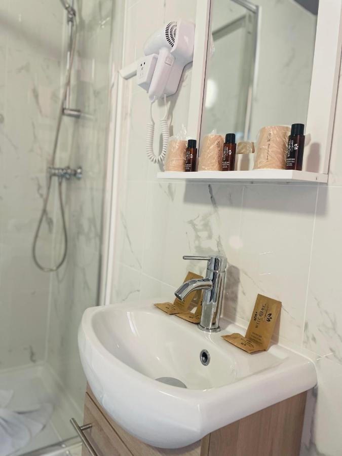 Single Room Shared Toilet,1476540517:JPEG