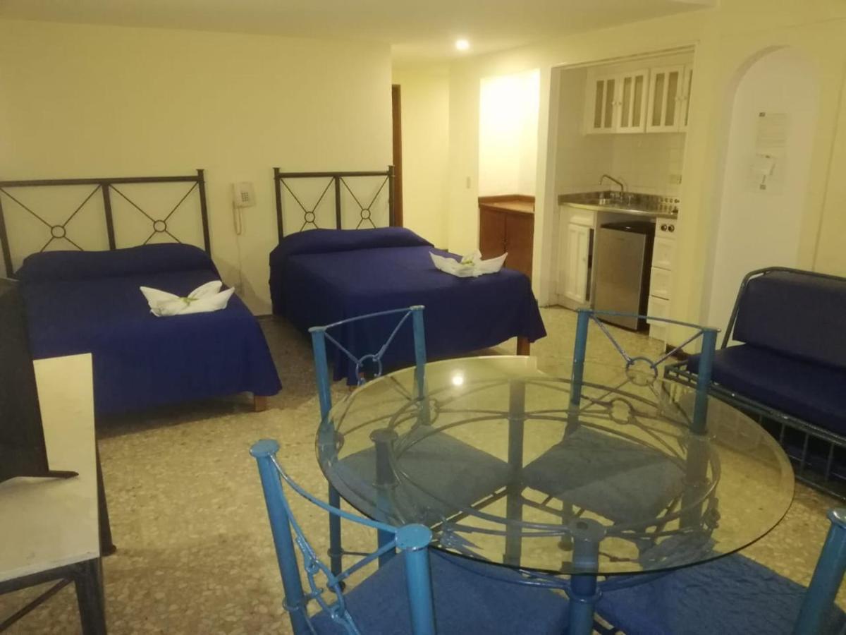 Family Room,1559491225:JPEG