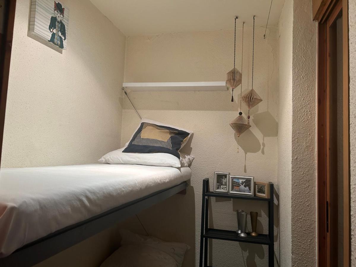 Bunk Bed Mixed Dormitory Room