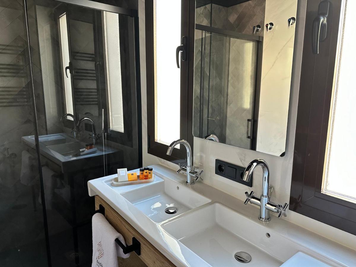 Deluxe Junior Suite,1743760262:JPEG