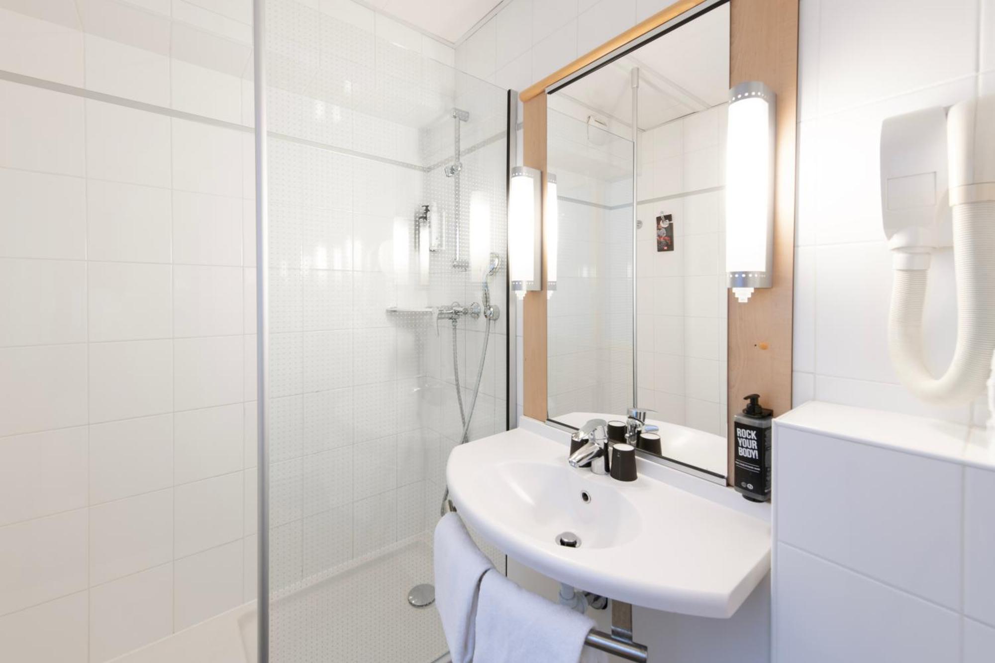 Standard Twin Room,1499823313:JPEG