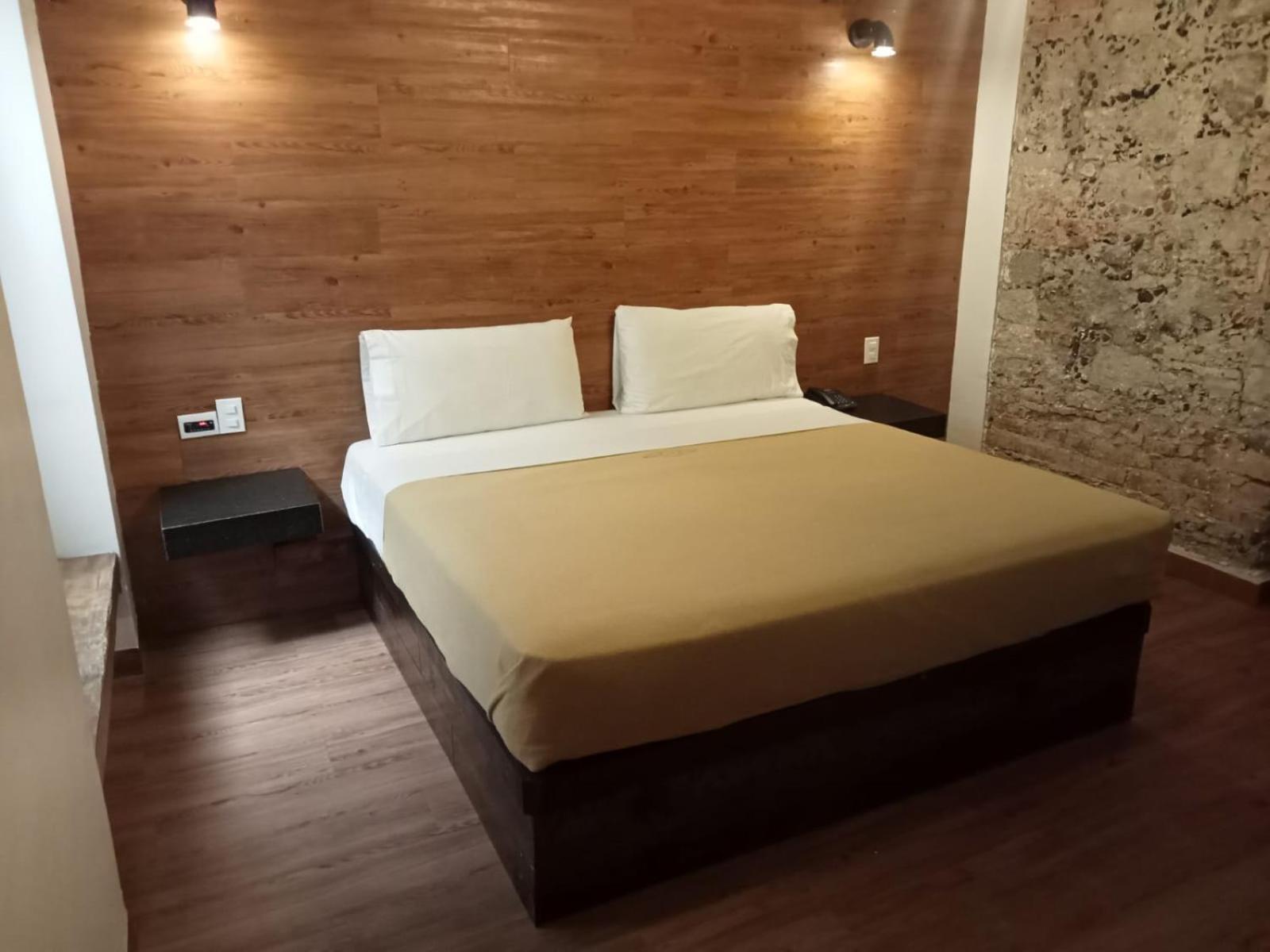 Deluxe Room,1302838702:JPEG