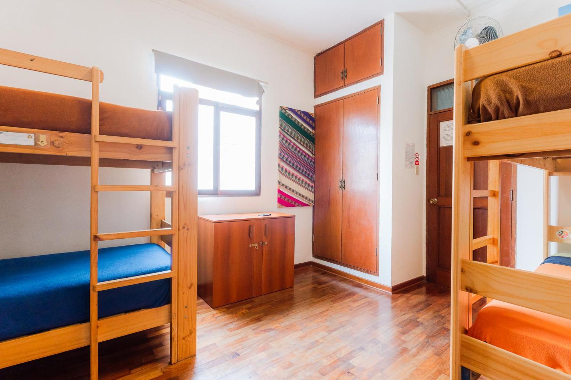 Bed 6-Bed Dormitory Room