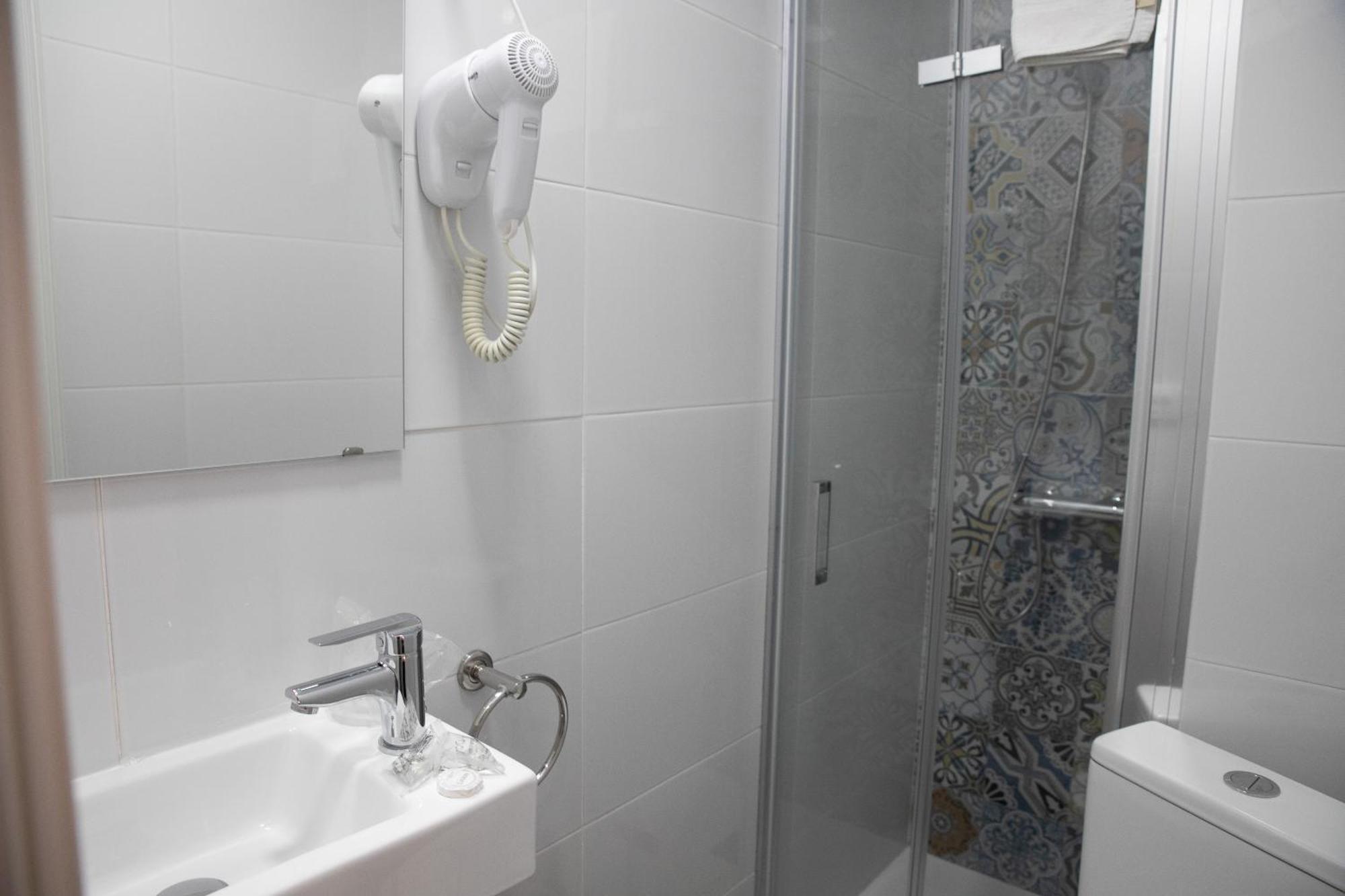 Habitación Individual con baño privado