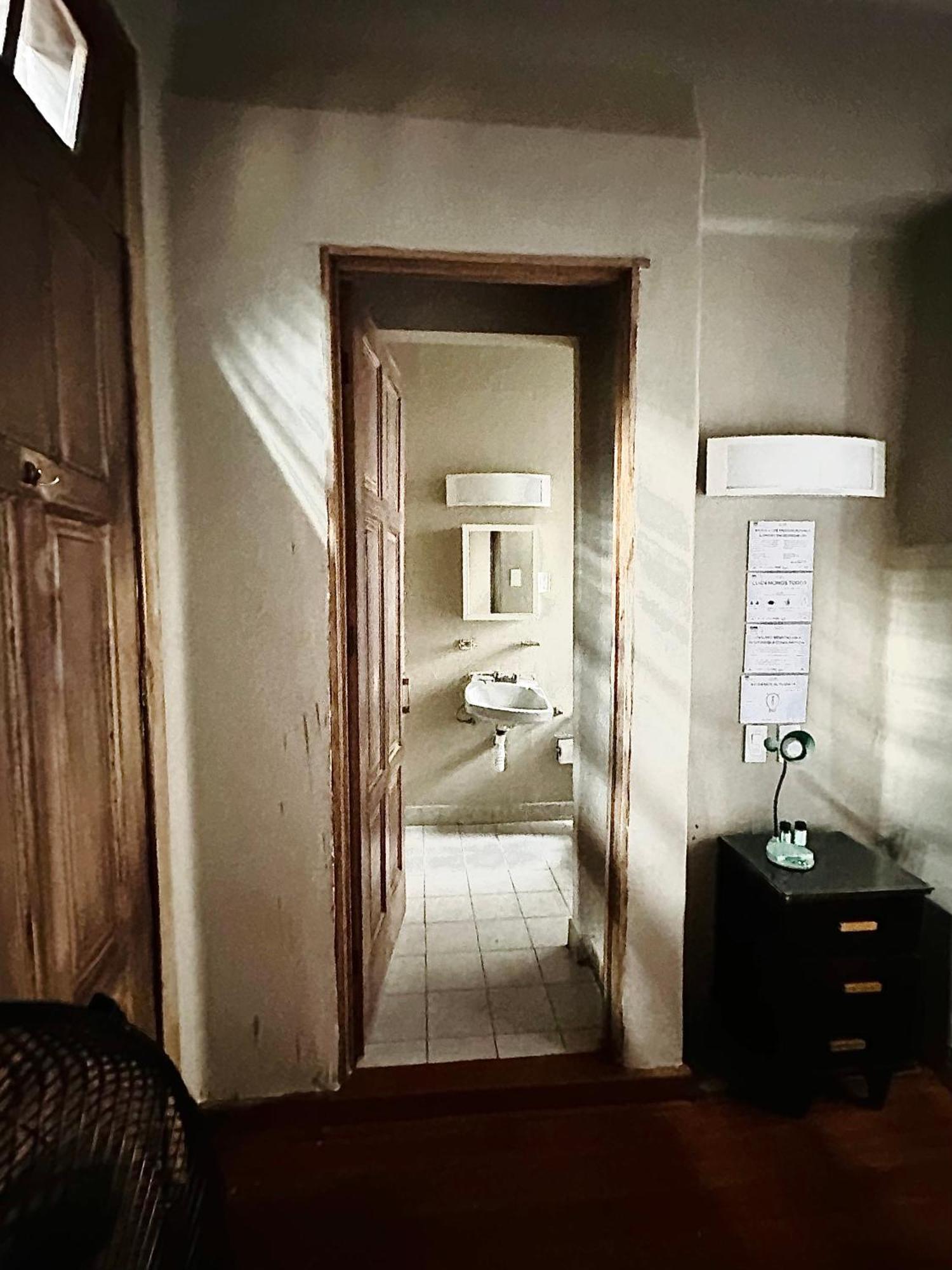 Double or Twin Room with Private Bathroom,1565737429:JPEG