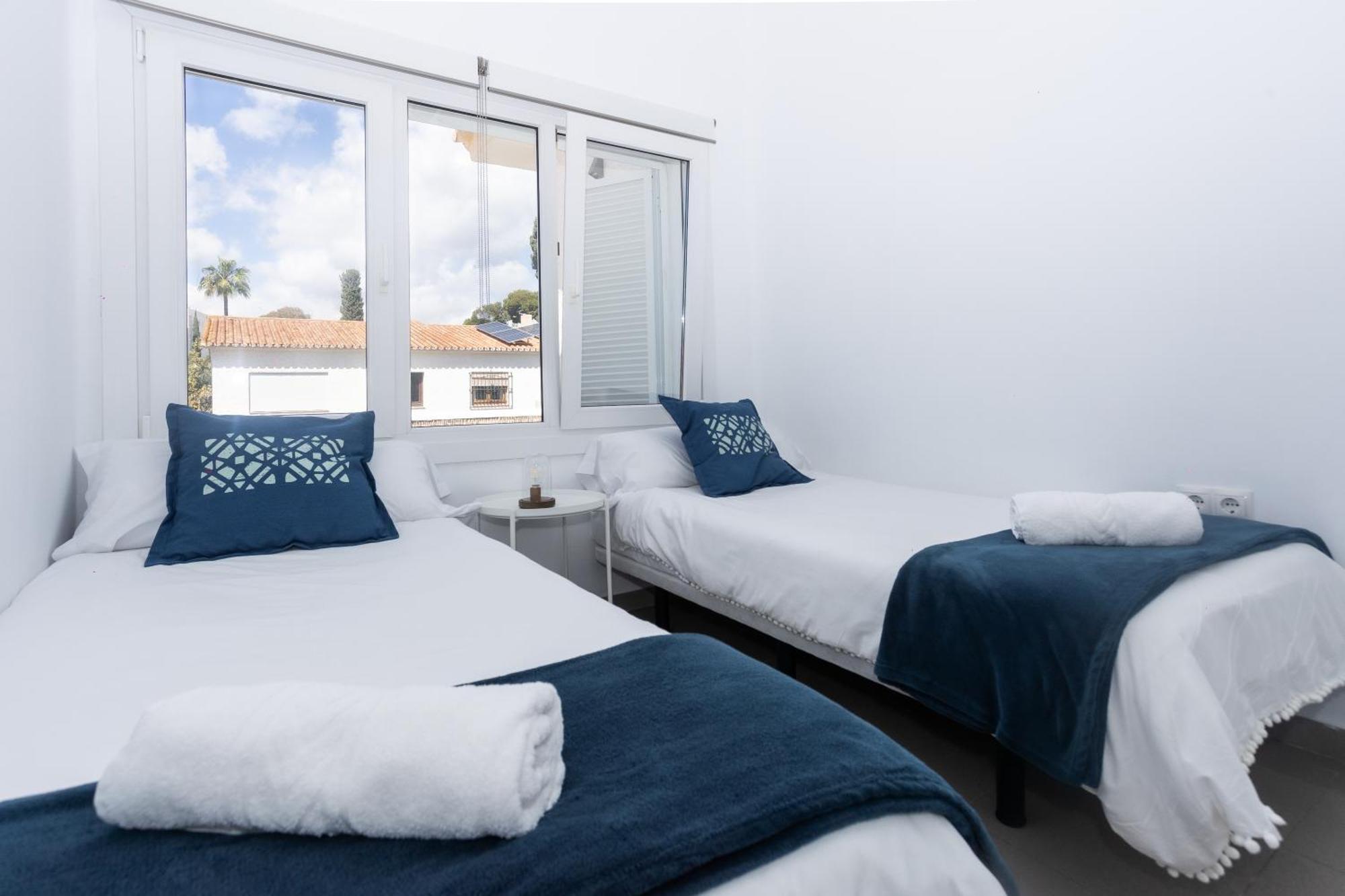 Twin Room,1567203422:JPEG