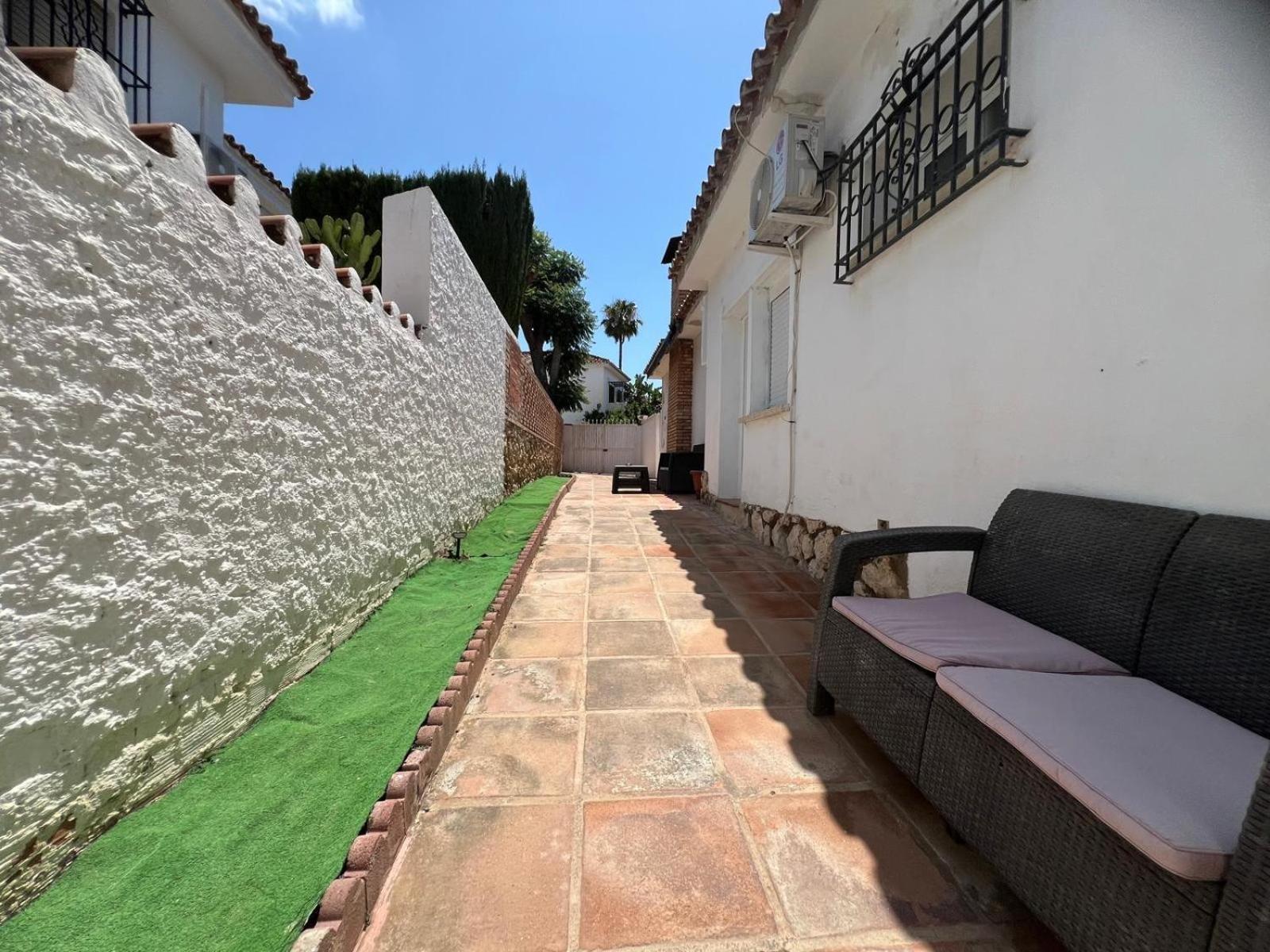 Studio,1609356429:JPEG