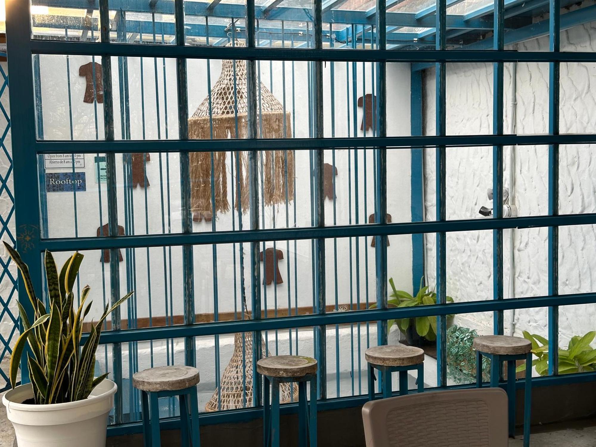 Estudio con vistas al jardín