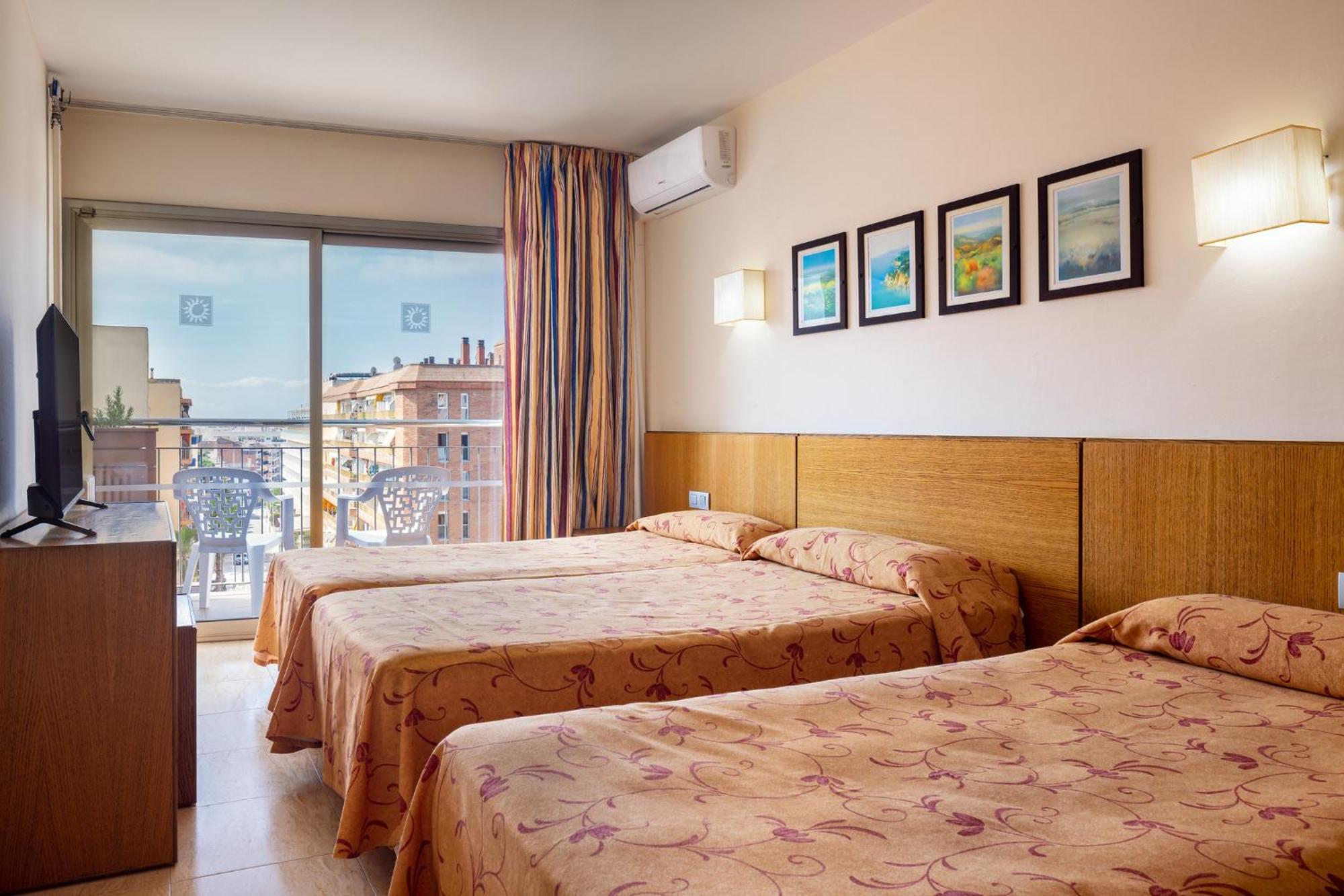 Habitación Triple Superior (2 adultos + 1 niño)
