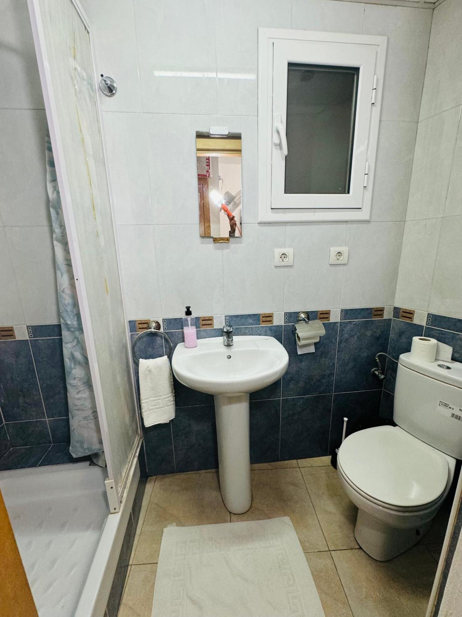 Habitación Individual con baño privado