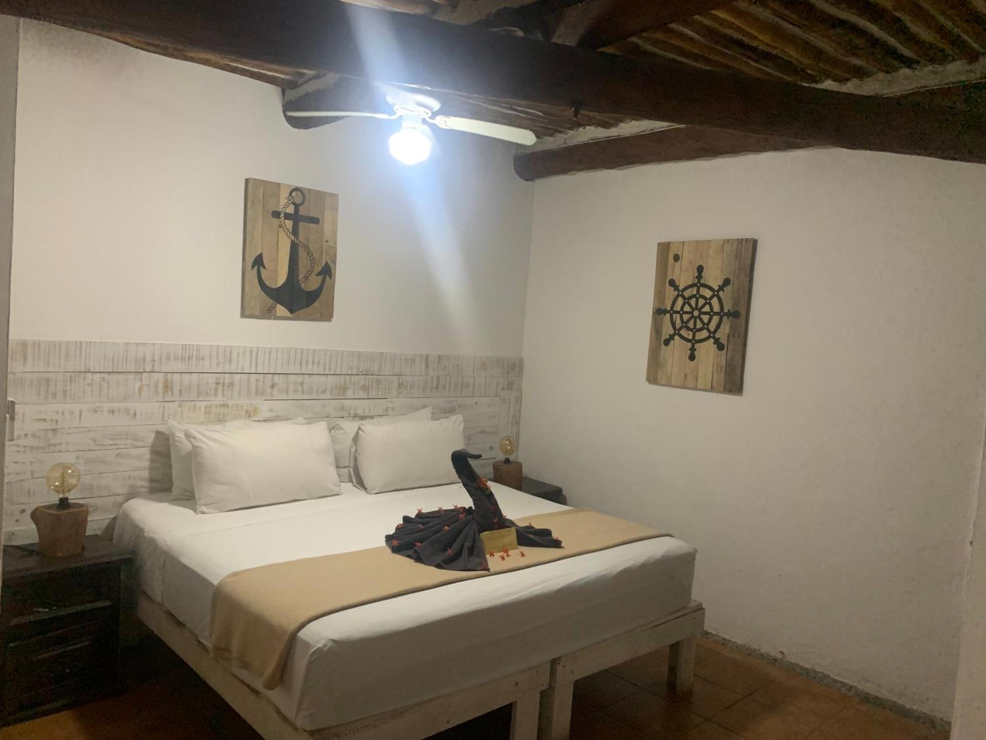 Deluxe King Suite,1604136215:JPEG