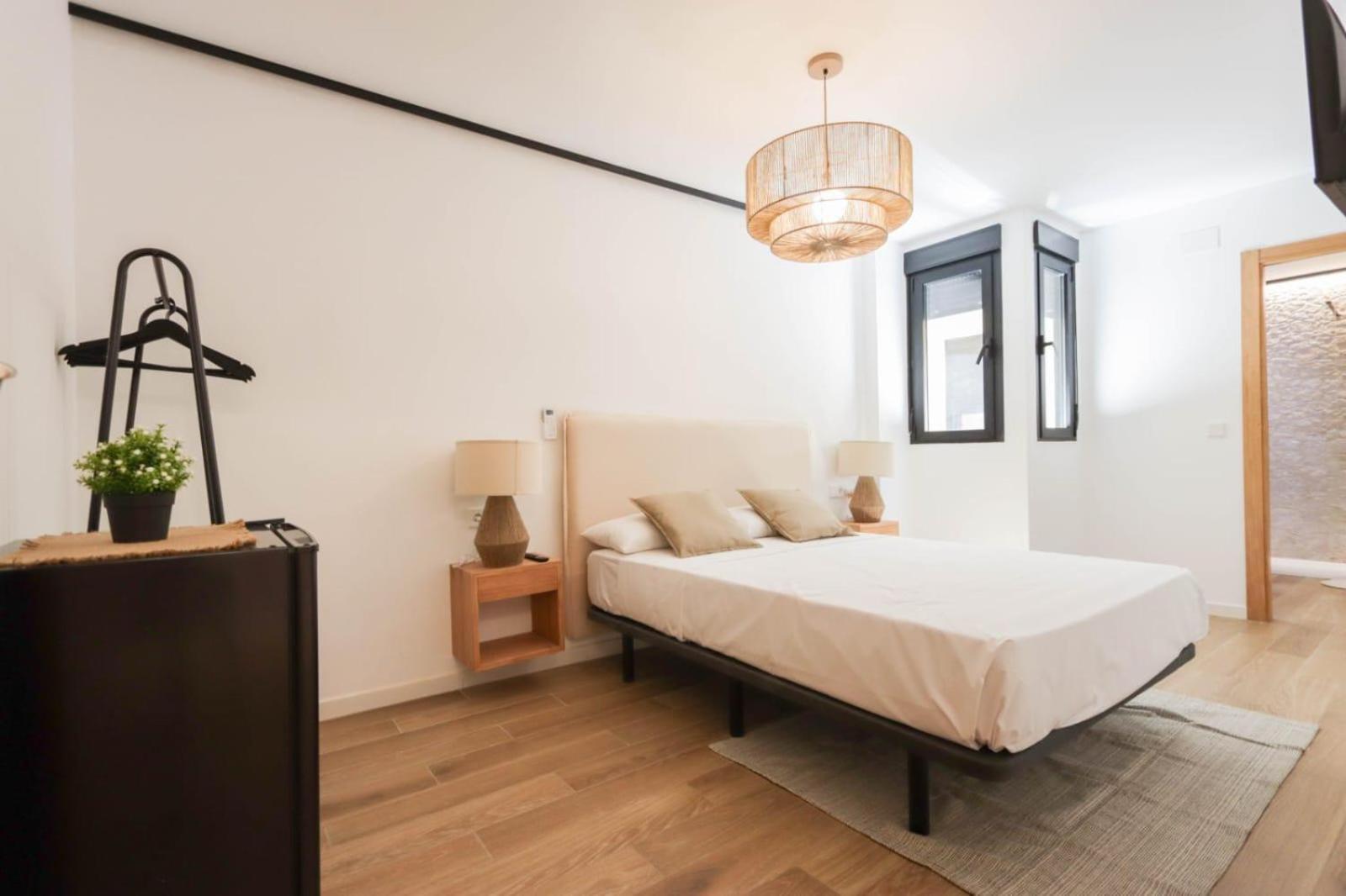Double Room,1613326961:JPEG