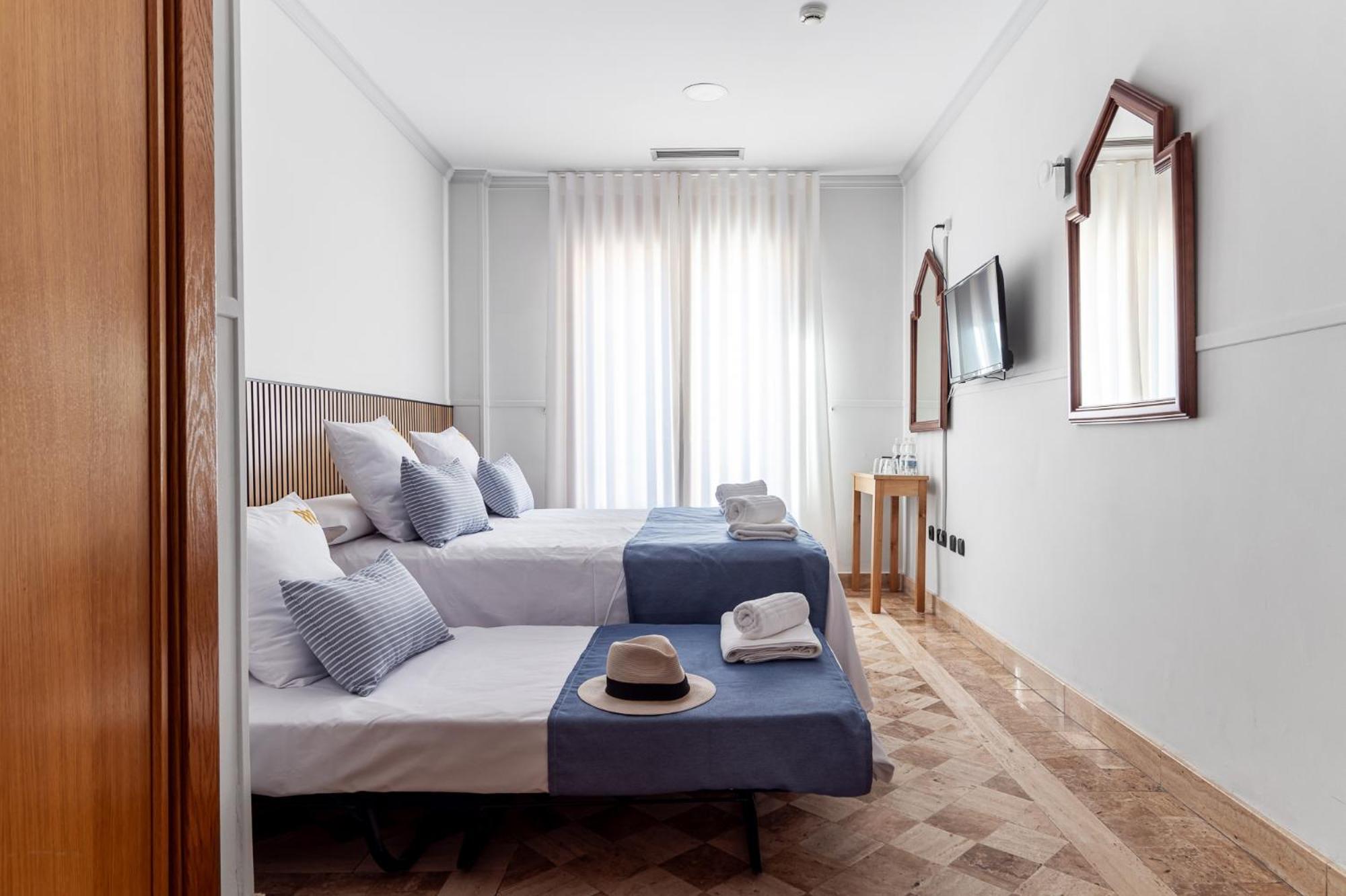 Triple Room,1613085695:JPEG