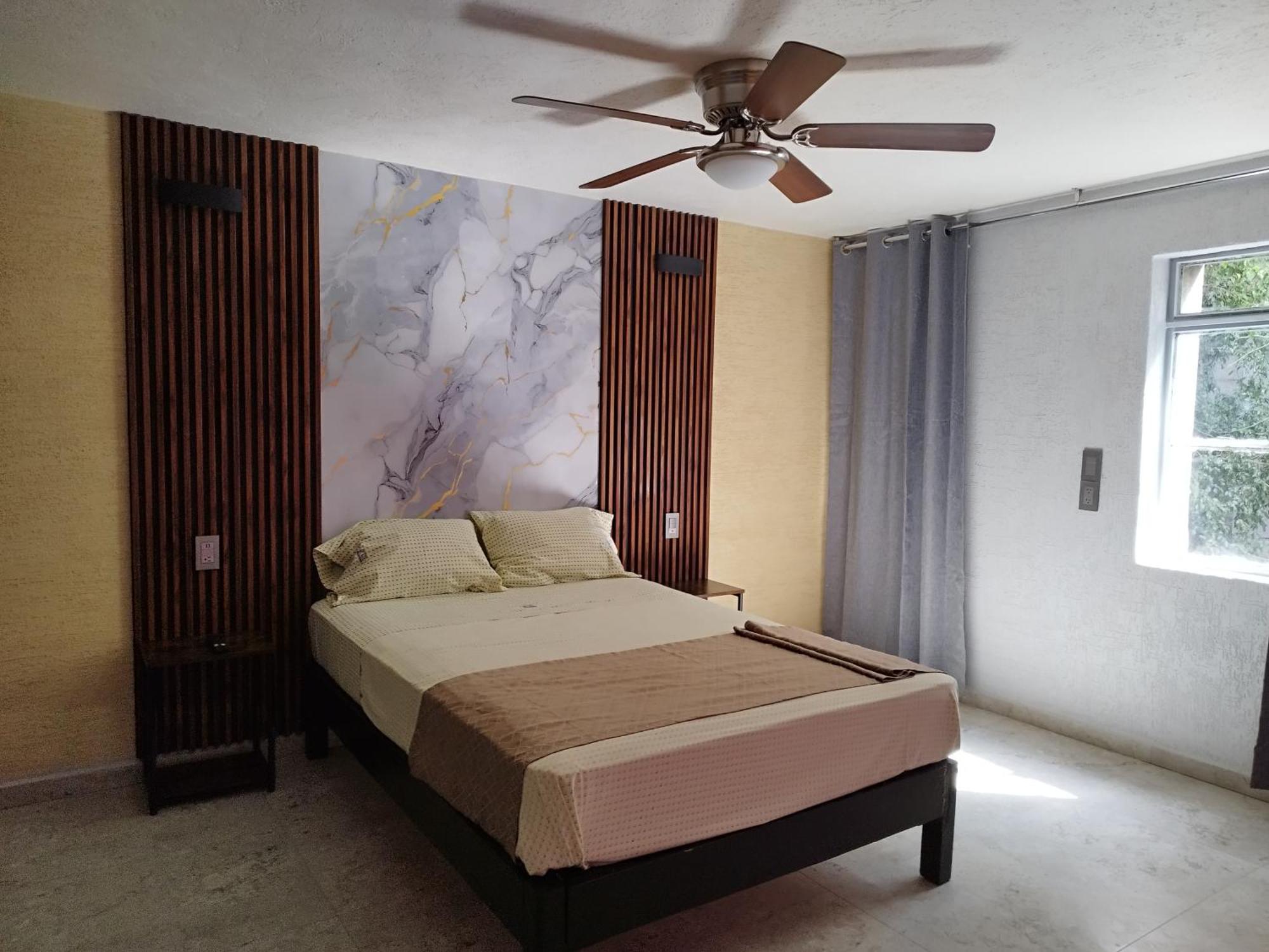 Queen Room,1642417908:JPEG