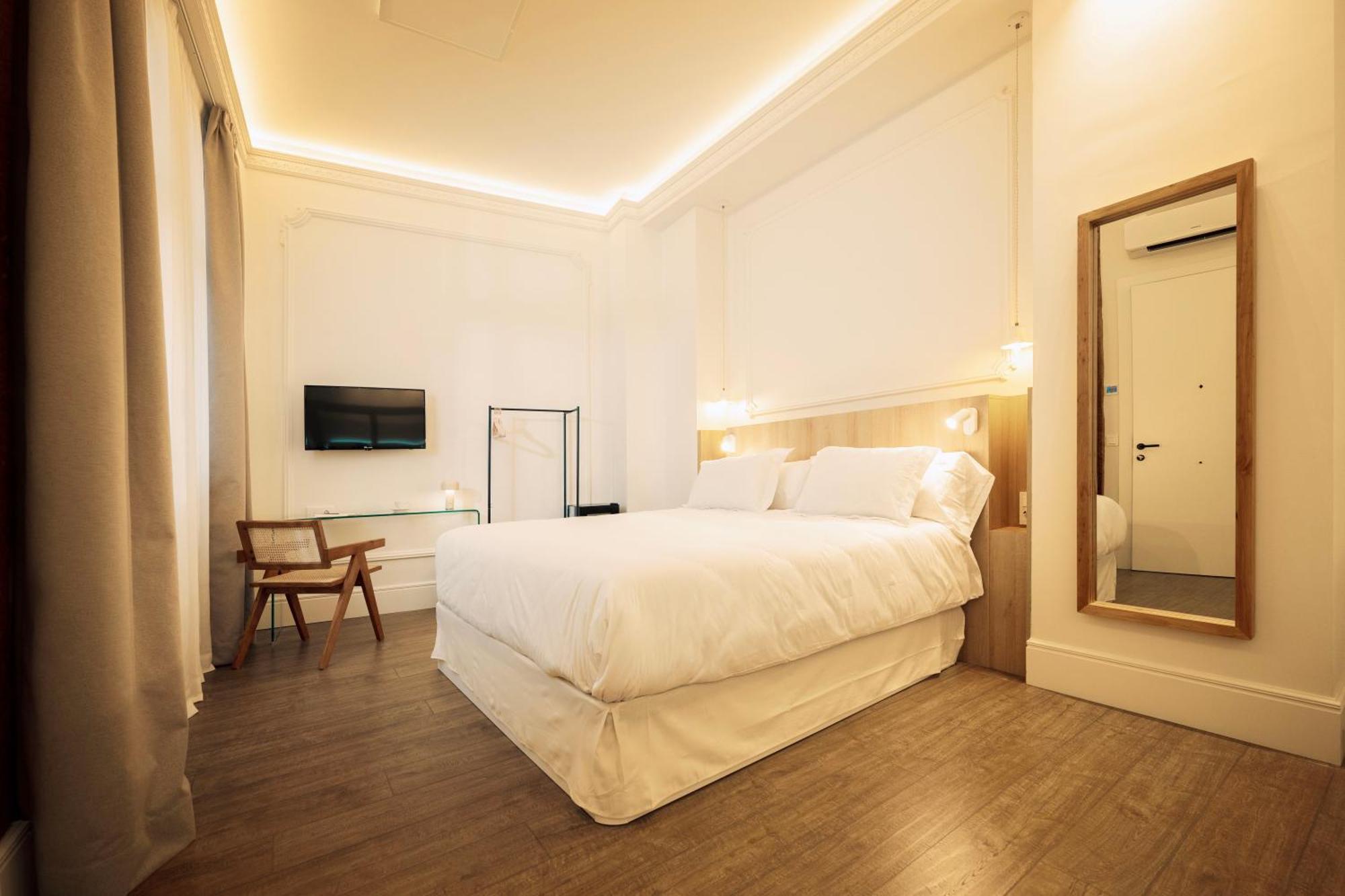 Deluxe King Room,1644945302:JPEG