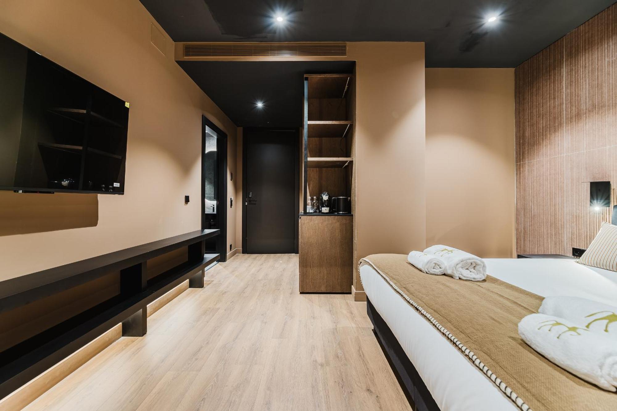 Double Room,1652152779:JPEG