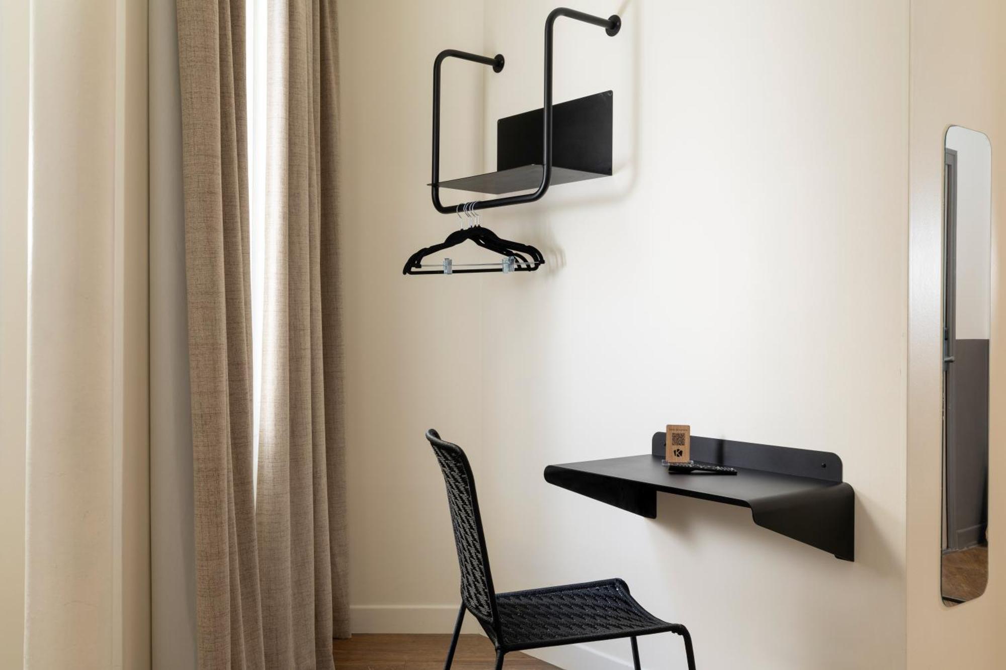 Family Room,1660283263:JPEG