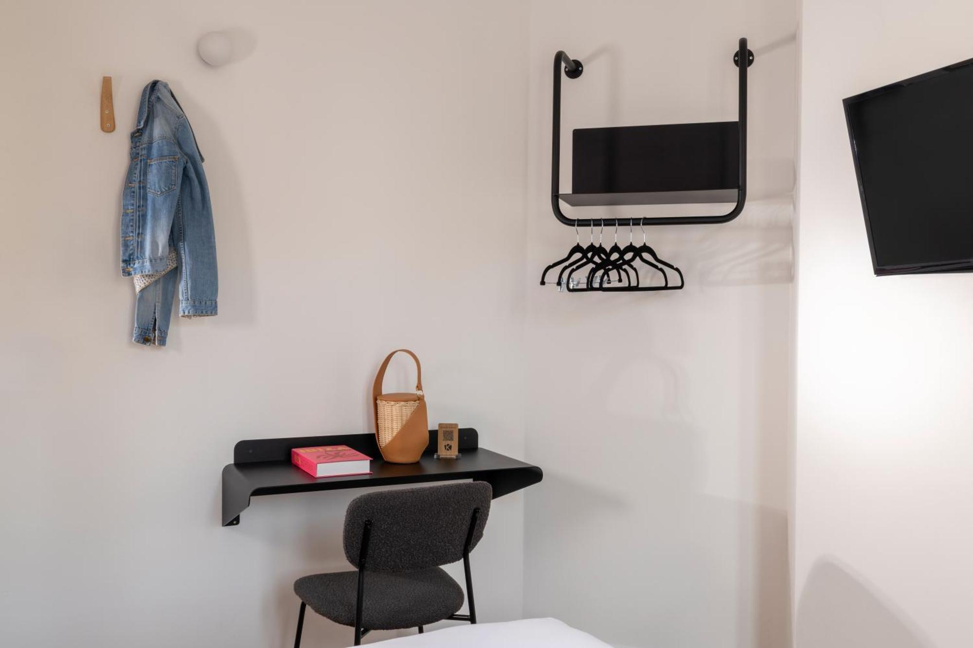 Double Room,1660283266:JPEG