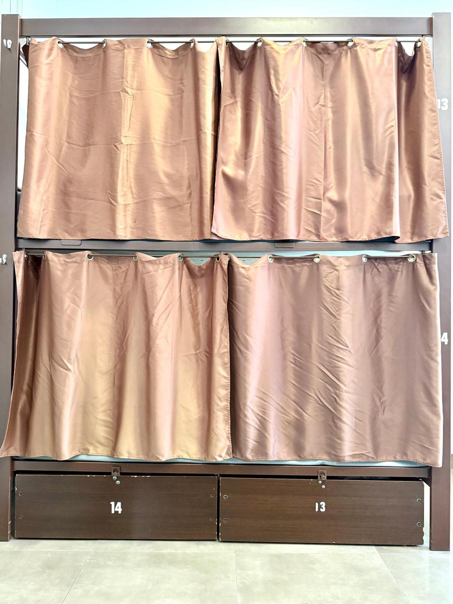 Cama en habitación compartida para 6 personas