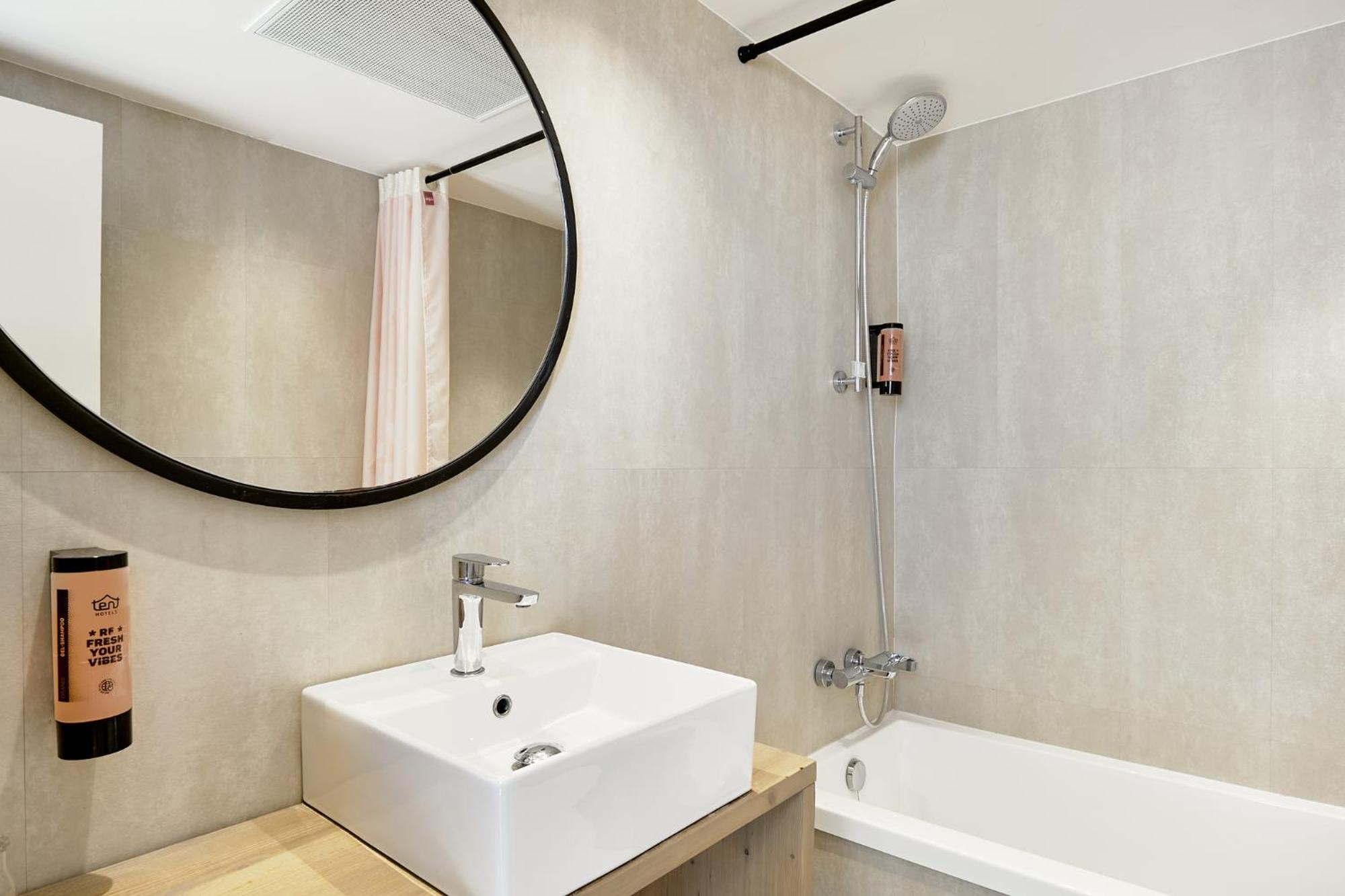 Double Room (2 Adults + 1 Child) - Unlimited Brunch,1662979968:JPEG