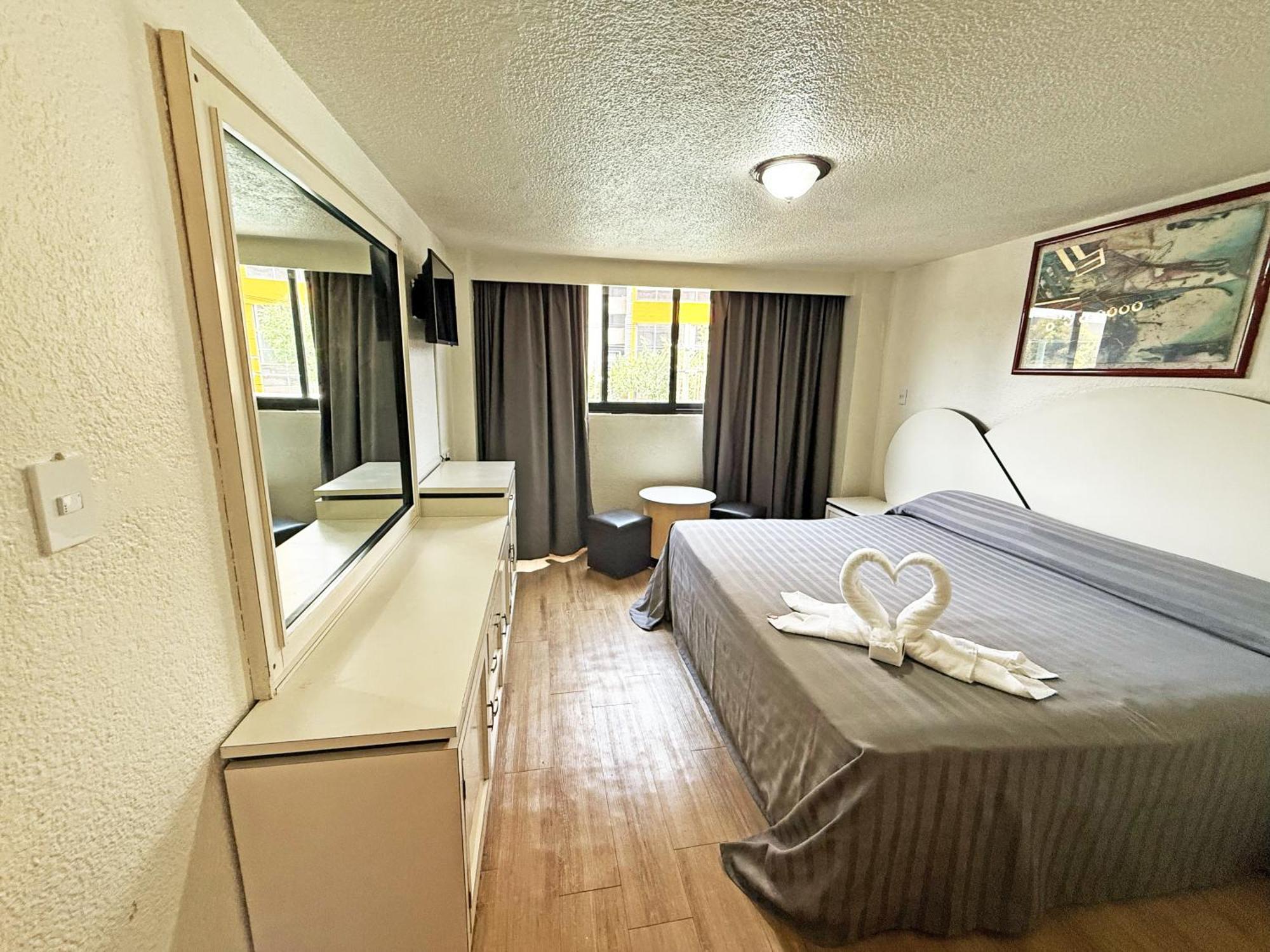 Deluxe Room,1668602938:JPEG