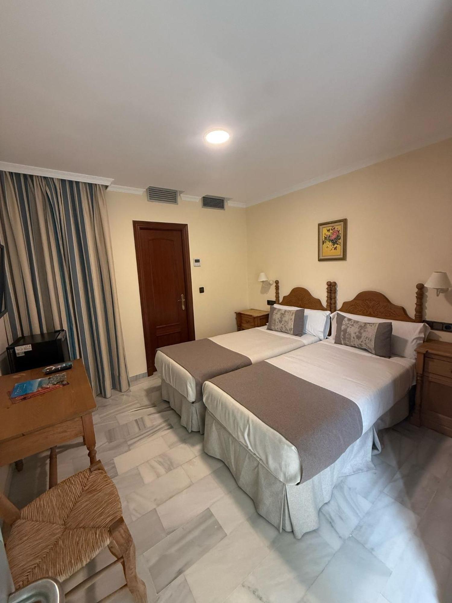Economy Twin Room