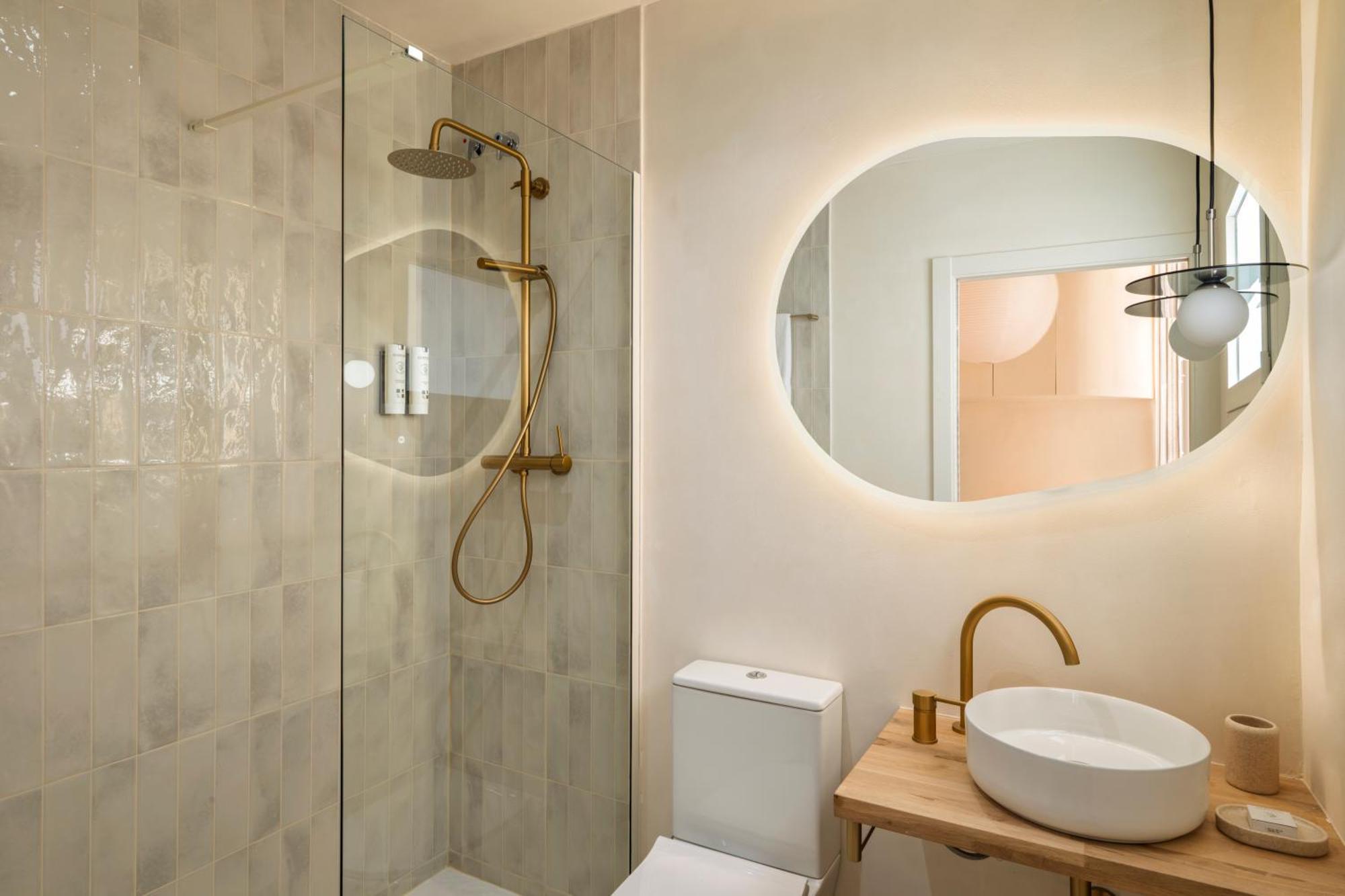 Single Room,1701474199:JPEG