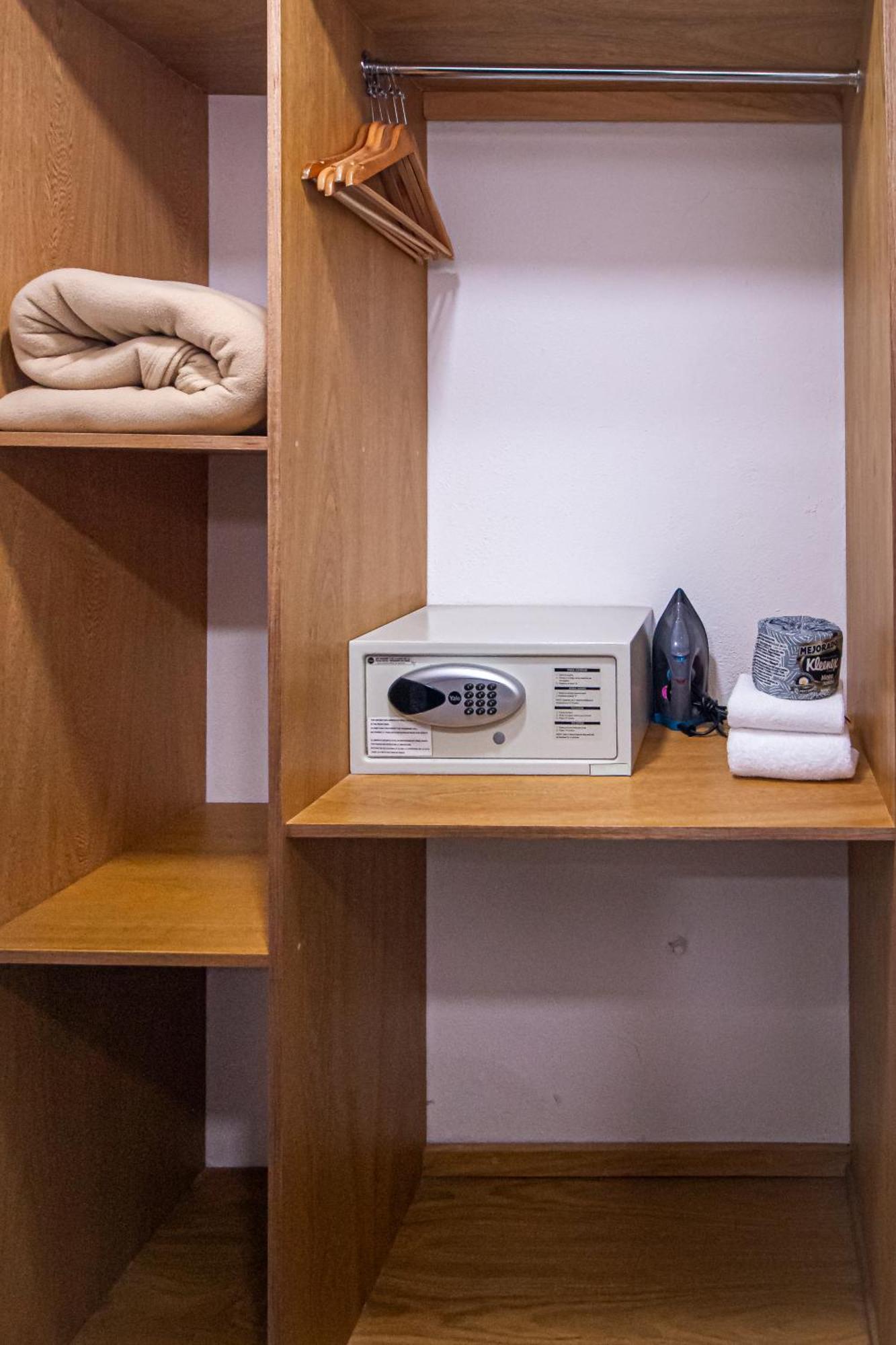Estudio con cama extragrande
