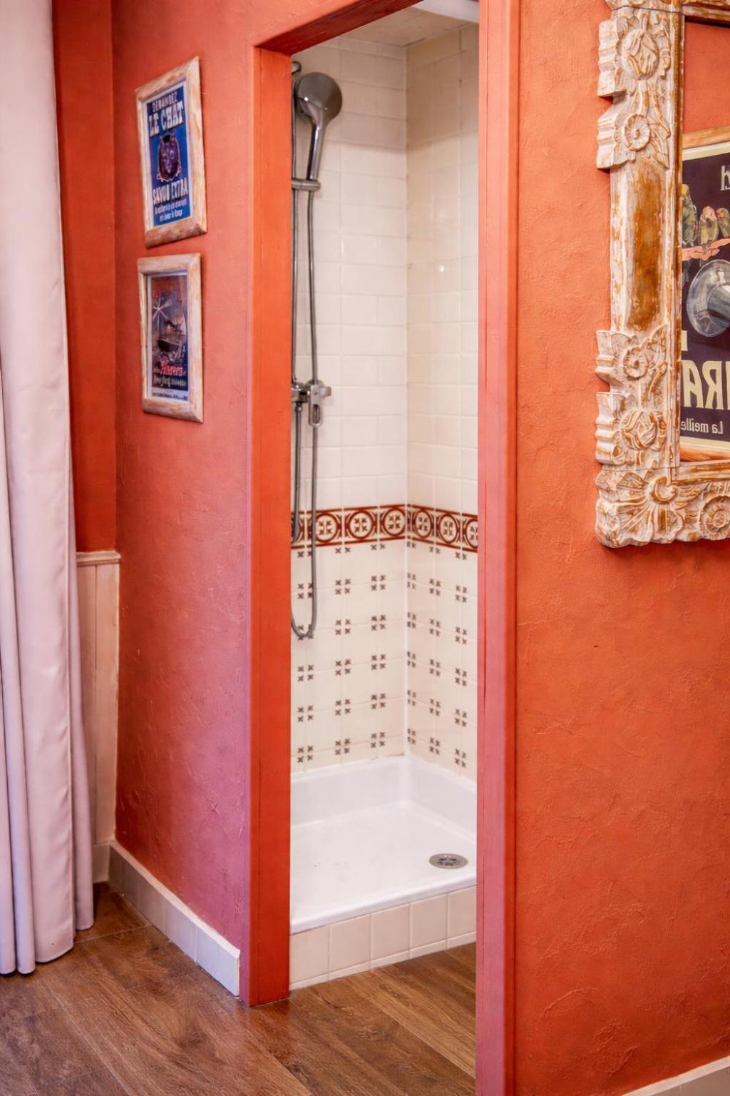 Habitación Doble con aseo compartido