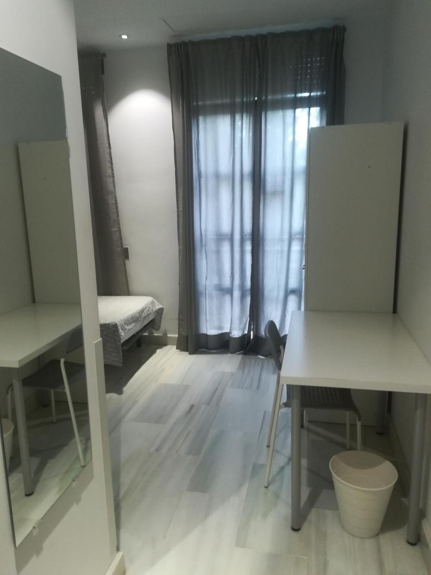 Habitación Individual con baño compartido