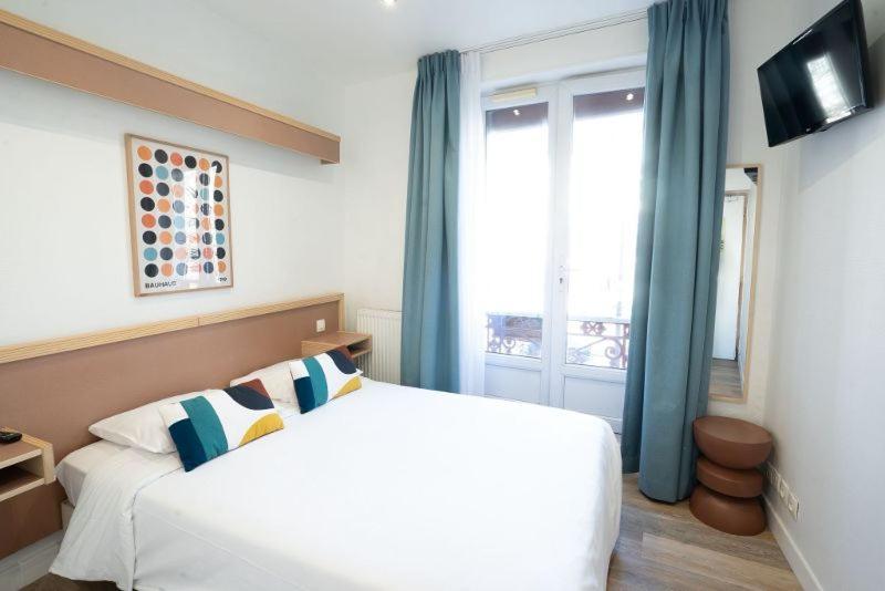 Single Room,1758353569:JPEG