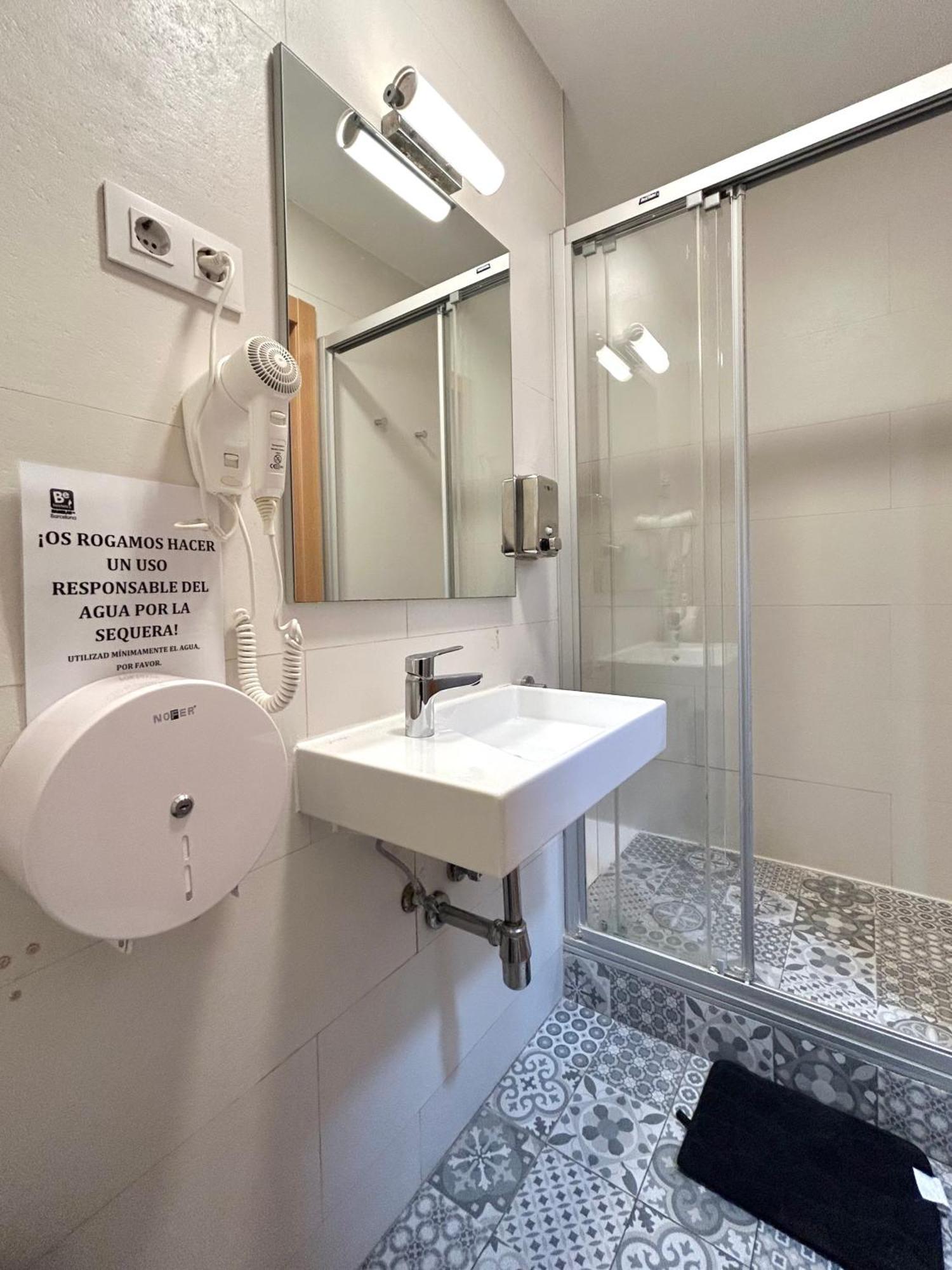 Double Room Shared Toilet,1765199504:JPEG