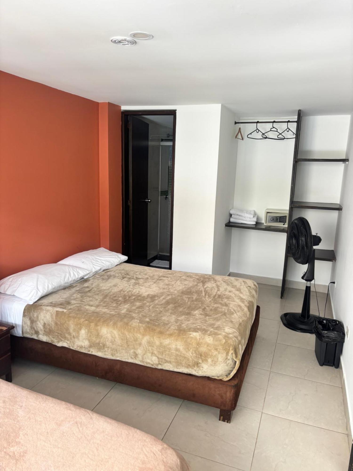 Habitación Doble con baño privado - 2 camas