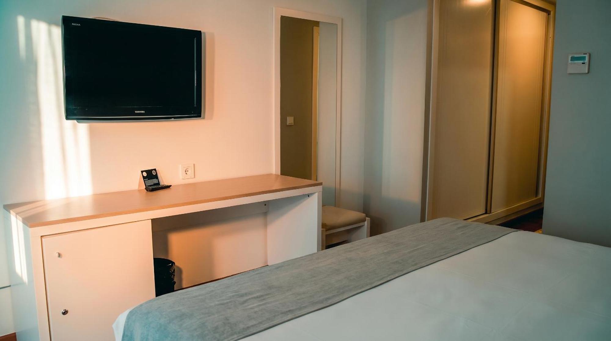 Double or Twin Room Sea View