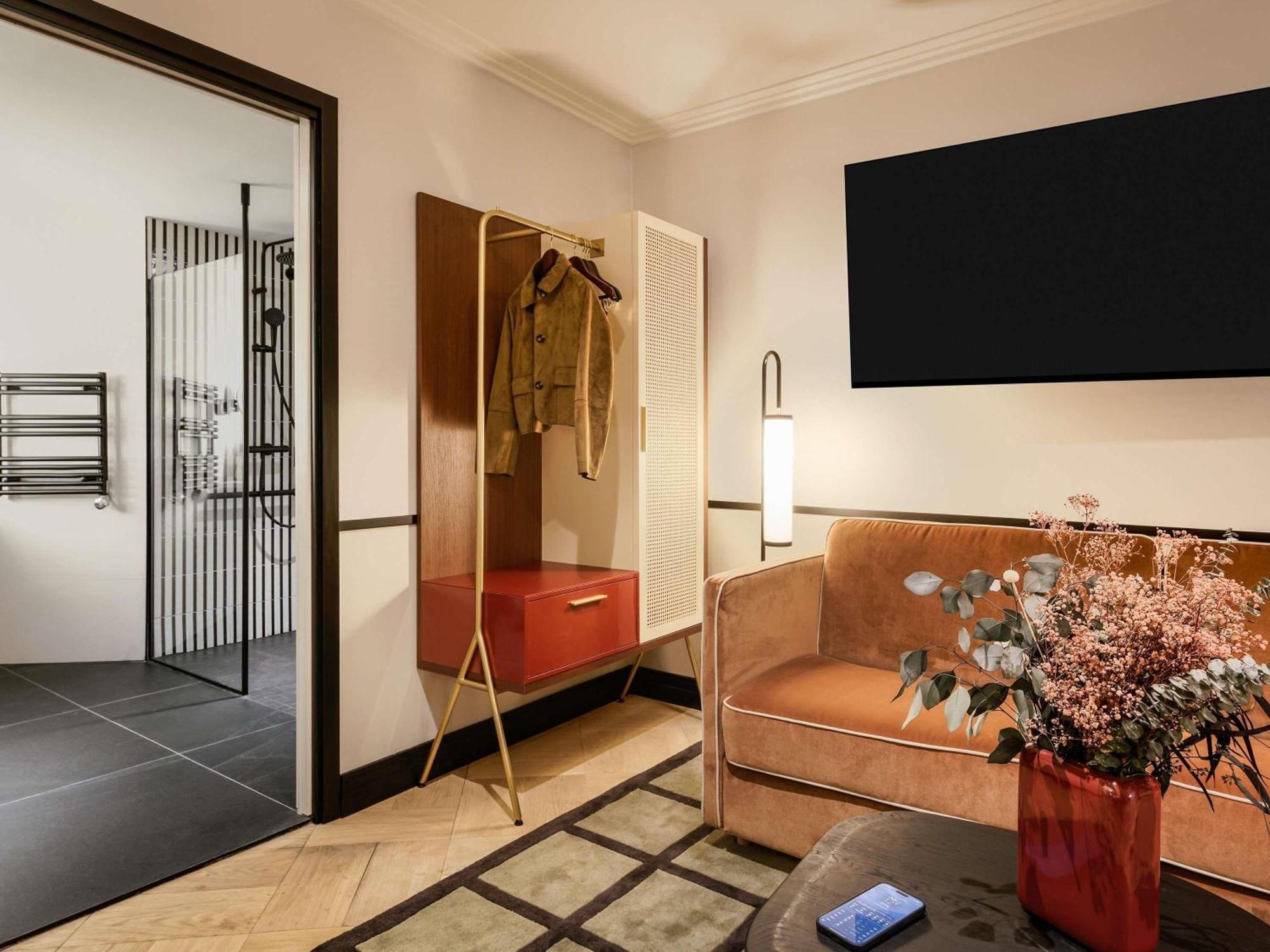 Superior Double Room Sofa