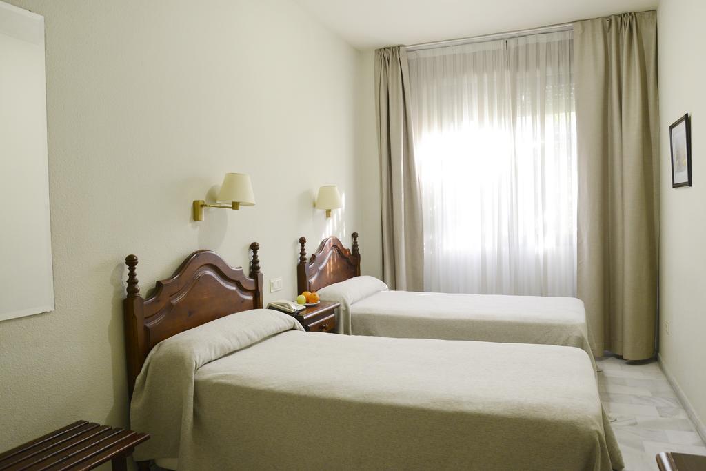Habitación Familiar (2 adultos + 1 niño)