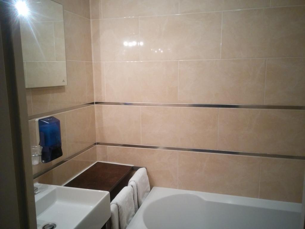 Twin Room Bath