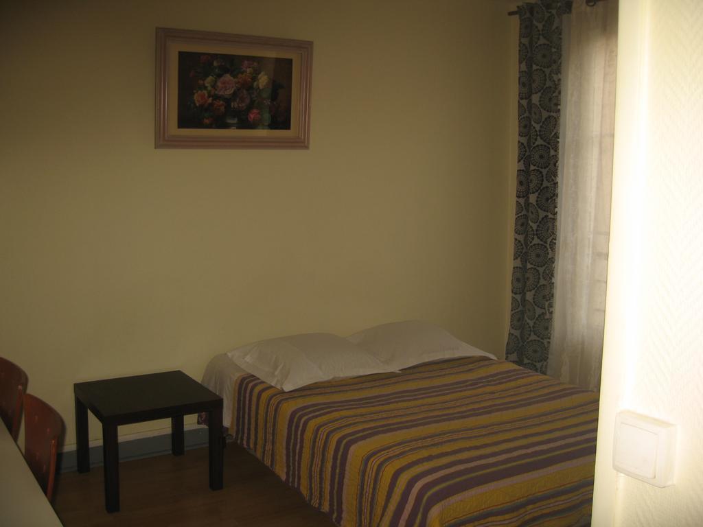 Habitación Doble con baño compartido - 2 camas