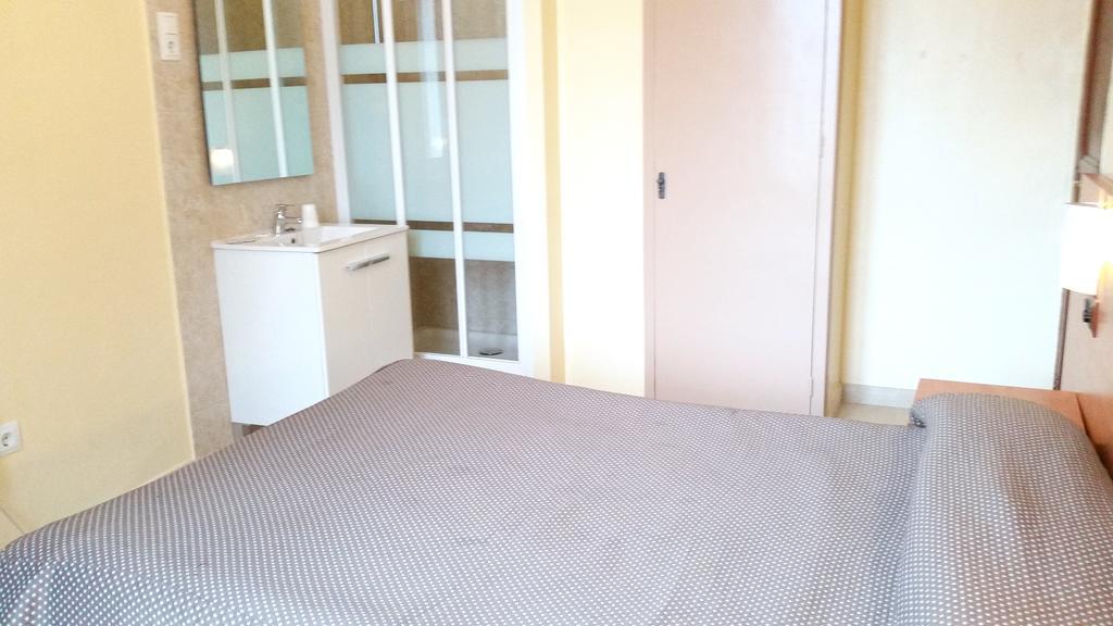 Double Room Shared Toilet,206487571:JPEG