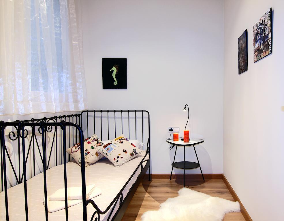 Apartamento de 3 dormitorios - Calle Còrsega 668